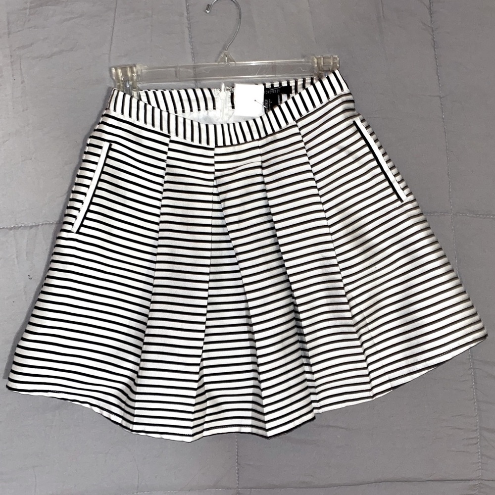 NWT Forever 21 Striped Skirt with Pockets